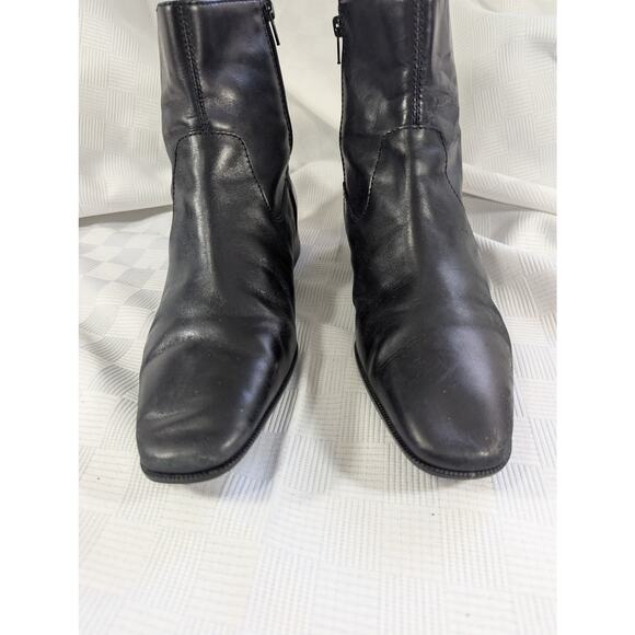 TALBOTS! FINE BLACK GENUINE LEATHER STUDDED HEEL NIPPED TOE ANKLE BOOTS! SZ 8.5B - Picture 5 of 12